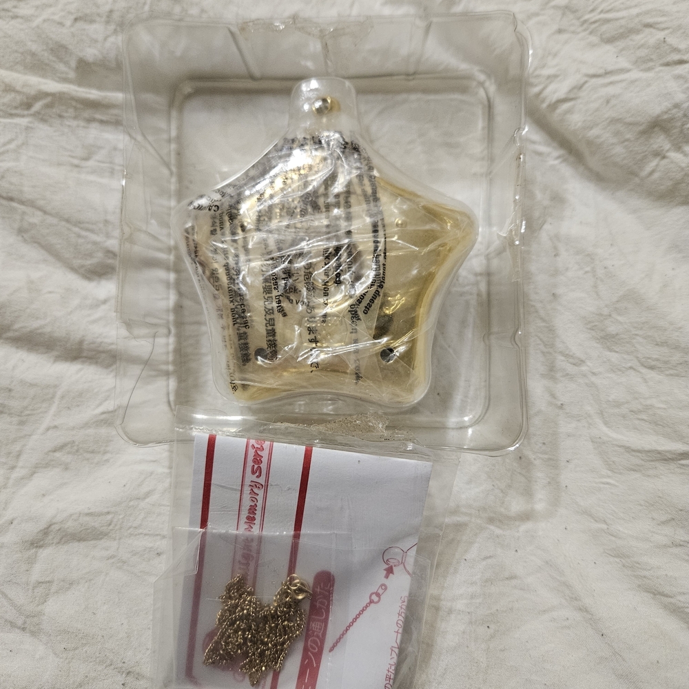 Sailor Moon Moonlight Memory Locket In Gold - Picture 4 of 4